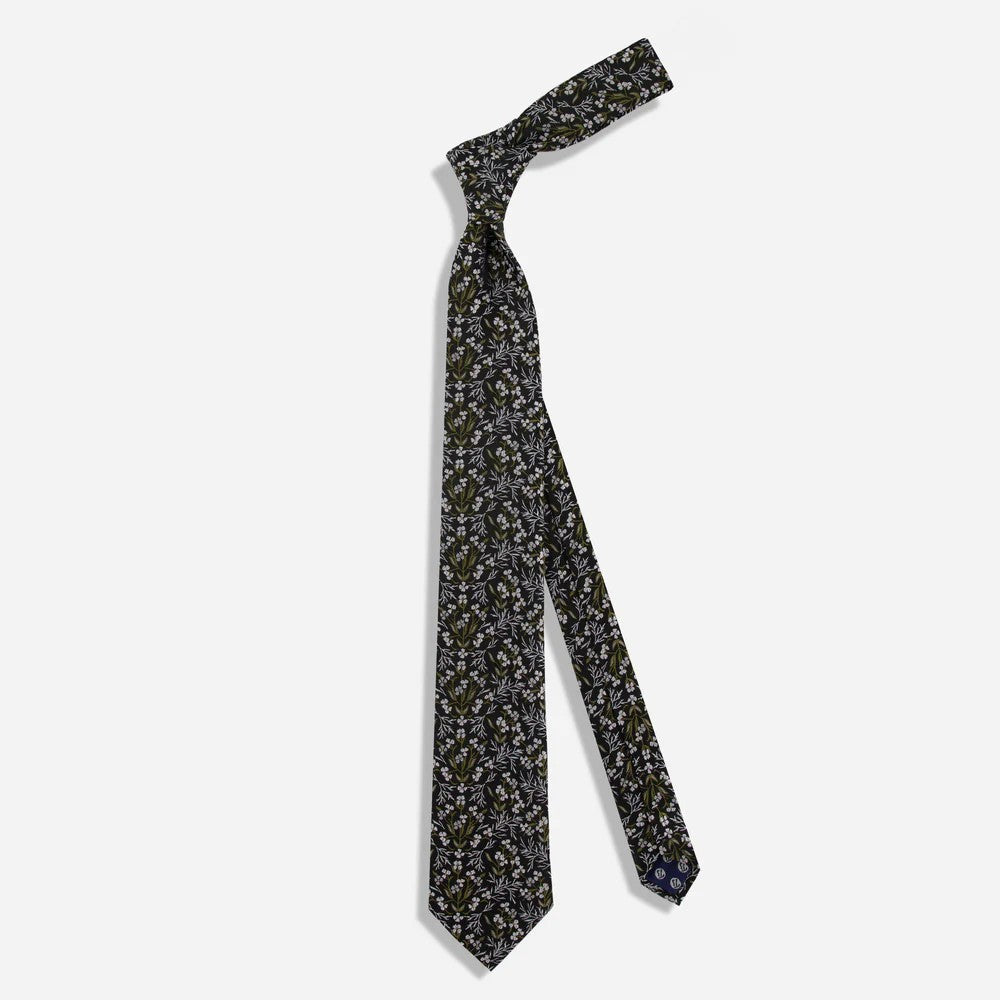 Kelly Ventura x The Tie Bar Primrose Black Tie